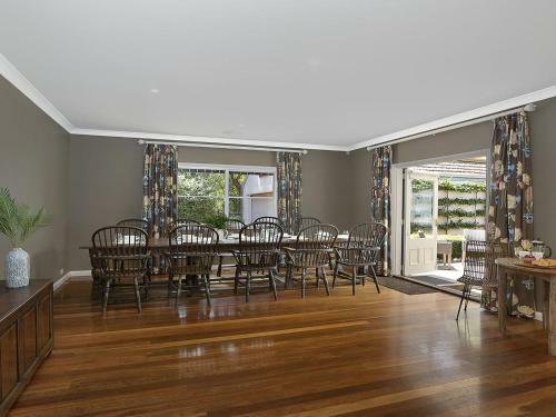 Hillview Cottage - Classic Country Comfort And Charm