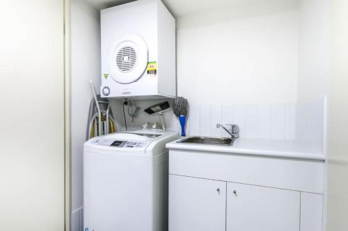 Amazing Brisbane Cbd 2 Bedroom Apartment With River Views