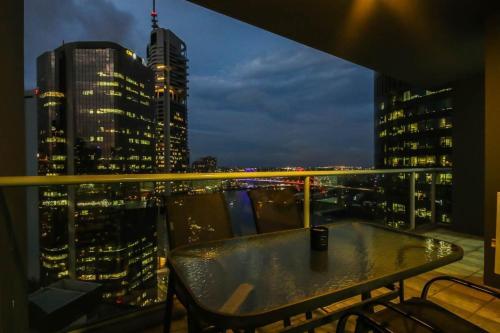 Amazing Brisbane Cbd 2 Bedroom Apartment With River Views