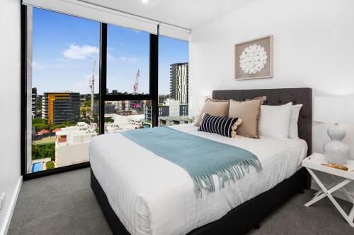 Modern 1-bed Apartment With Balcony And Leisure Area