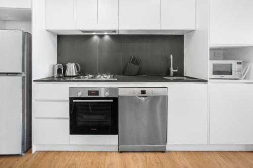 Modern 1-bed Apartment With Balcony And Leisure Area