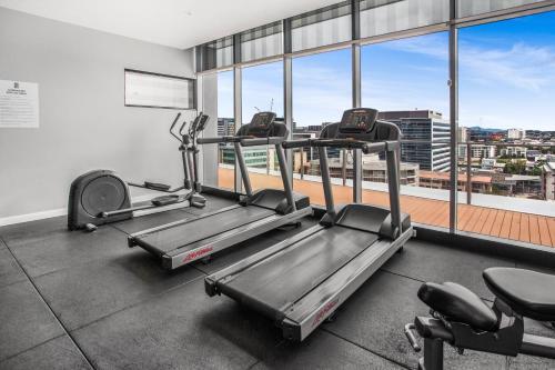 Apartamento Slick 2-bed Valley Pad With Balcony And Rooftop Pool
