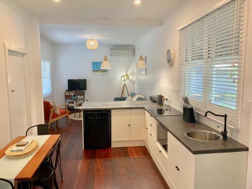 Yaringa Cottage...by The Sea