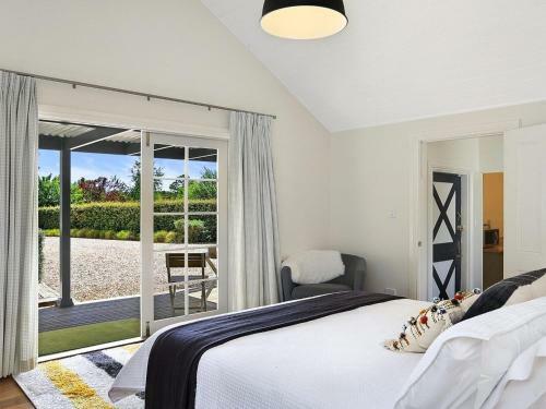Duncraig House - Open Fireplace, Spa, Pet Friendly