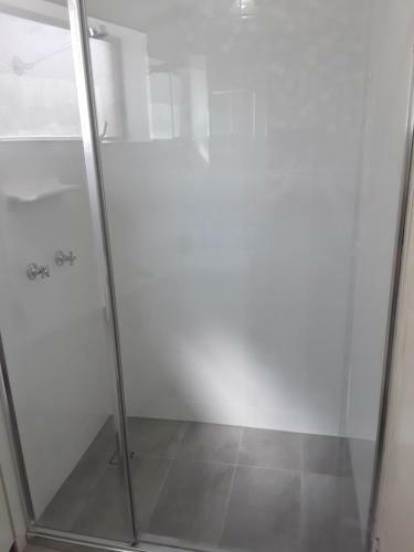 Apartamento Moondara Unit 2, 21 Bulcock Beach Esplanade, Bulcock Beach