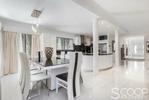 Luxury Villa W Pool & Spas