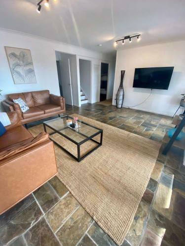 Coolum Beach Hidden Gem With Pool, Wifi, Netflix