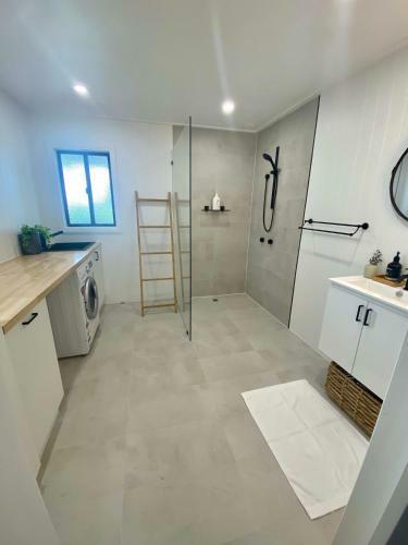 Coolum Beach Hidden Gem With Pool, Wifi, Netflix