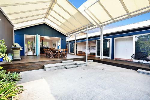 Ayana Beach House - Pet Friendly - Opposite Beach