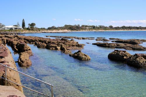 Ayana Beach House - Pet Friendly - Opposite Beach