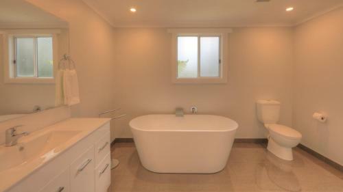 Castaway Cottage