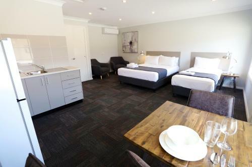 Eastend Studio Apartments