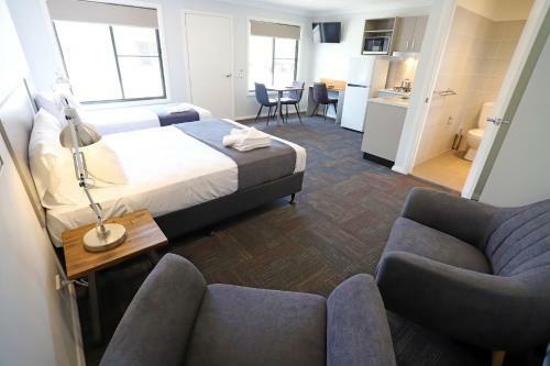 Eastend Studio Apartments