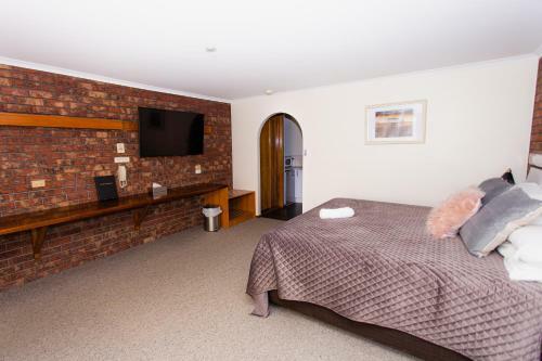 Donald Motor Lodge