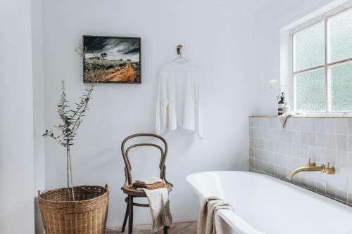 The Repose - Boutique Cottage