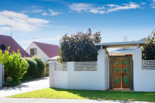 Gifford House