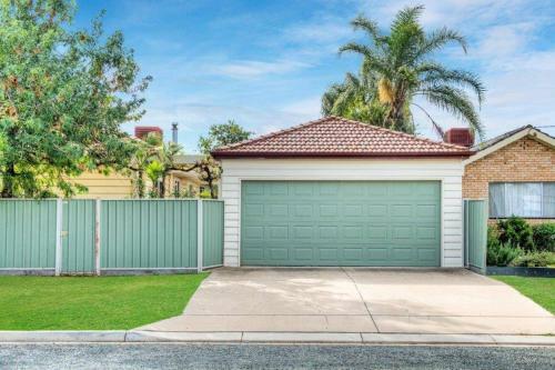 Ayr House - Echuca Holiday Homes