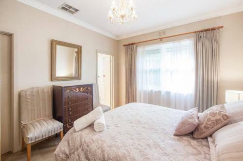 Ayr House - Echuca Holiday Homes