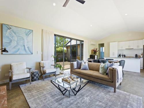 Embracing Evandale - Hosted By L'abode Accommodation