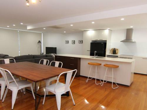 Apartamento 3/26 West Street-cbd Location!