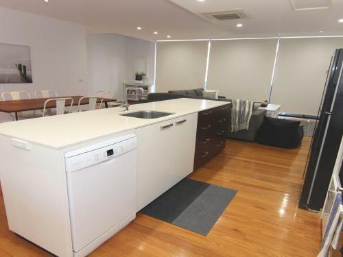 Apartamento 3/26 West Street-cbd Location!
