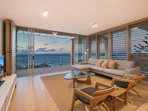 Orion Unit 7 - Luxury Apartment Overlooking Snapper Rocks