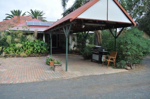 Bungalow Motel