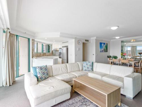 Crown Towers Superior 3 Bedroom Apartment