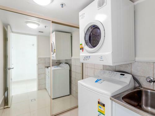 Crown Towers Superior 3 Bedroom Apartment