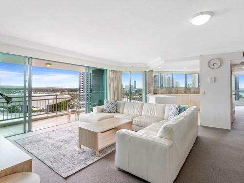 Crown Towers Superior 3 Bedroom Apartment