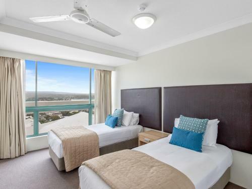 Crown Towers Superior 3 Bedroom Apartment