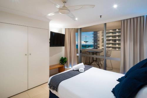 3 Bedroom Apartment - Panoramic Ocean Views