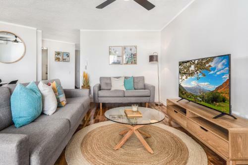 Apartamento Relaxed 2-bed Unit With Balcony, Pool And Mini-golf
