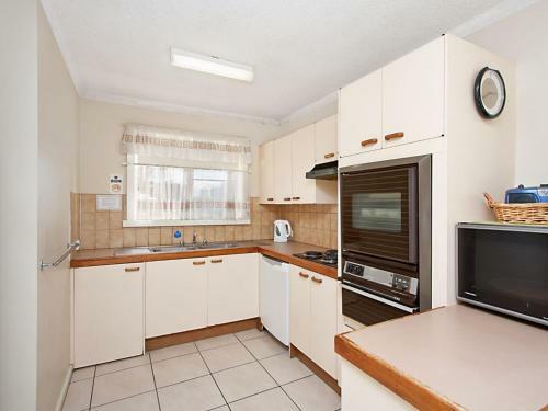 Apartamento Como Unit 5 - Good Value 2 Bedroom Unit