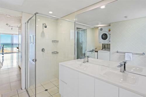 Aparthotel One The Esplanade Apartments On Surfers Paradise