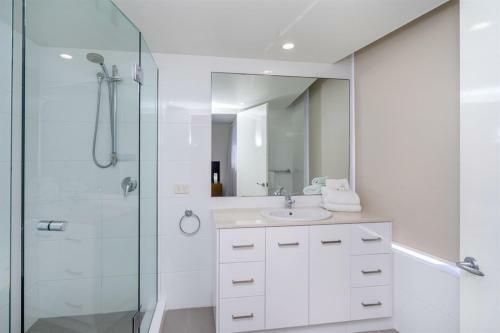 Aparthotel One The Esplanade Apartments On Surfers Paradise