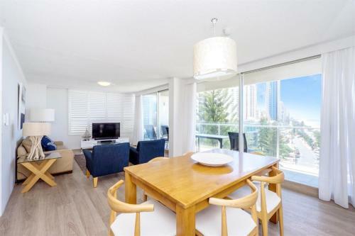 Aparthotel One The Esplanade Apartments On Surfers Paradise