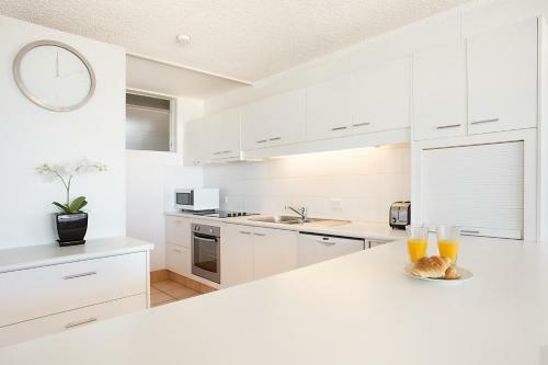 Aparthotel One The Esplanade Apartments On Surfers Paradise