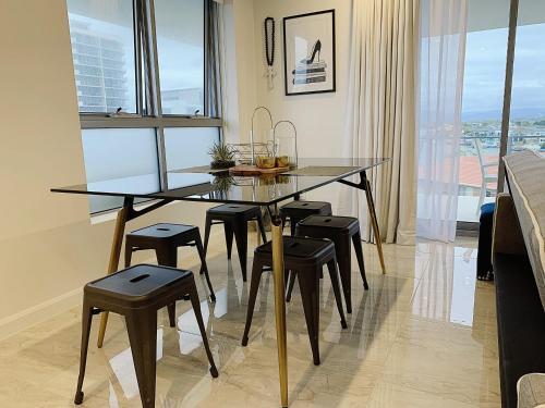 Stunning Waterfront 3bed Modern Apartment