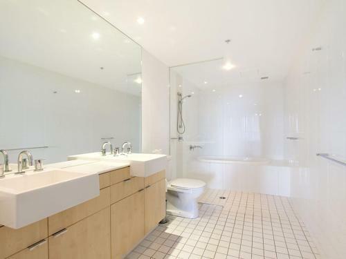 Blue C Unit 901 - Right On Coolangatta Beachfront