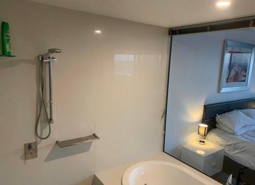 Breathtaking Views 4bd High Floor Lux Apartment