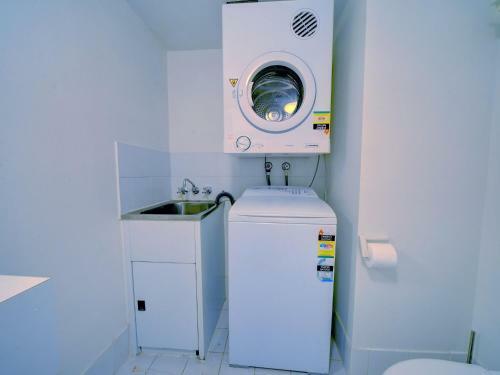 2br Aloha Lane Main Beach Apartment