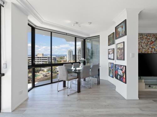 Surfers Plaza Resort 2 Bedroom Apartment With View