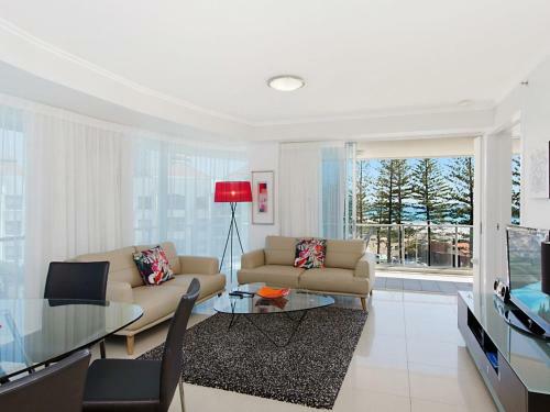 Reflections Tower 2 Unit 401 - Beachfront, Views And In A Great Location