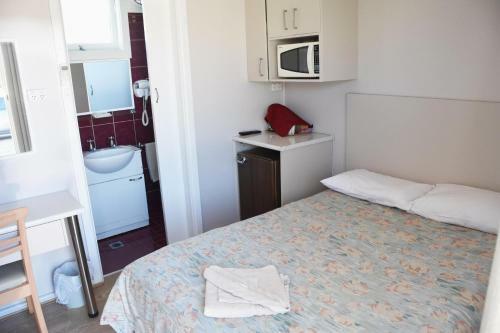 Hillview Motel