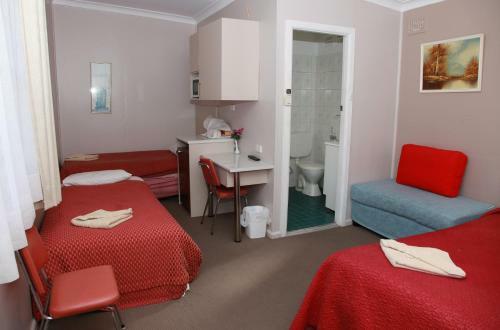 Hillview Motel