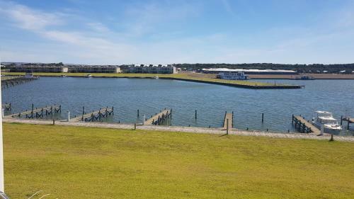 Apartamento Island Waterfront Getaway - Wifi