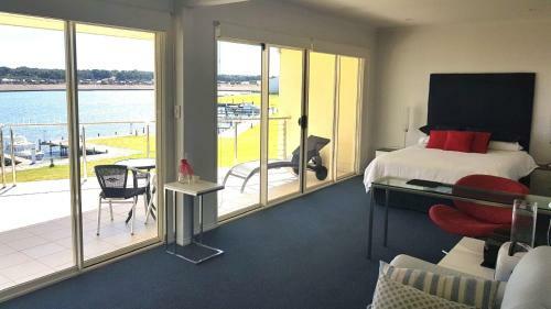 Apartamento Island Waterfront Getaway - Wifi