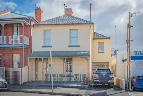 4 Bedroom House - Hobart Cbd - Free Parking