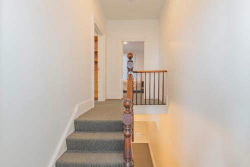 4 Bedroom House - Hobart Cbd - Free Parking